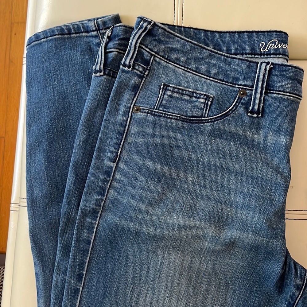 Universal Thread Woman’s Jeans 12/31R